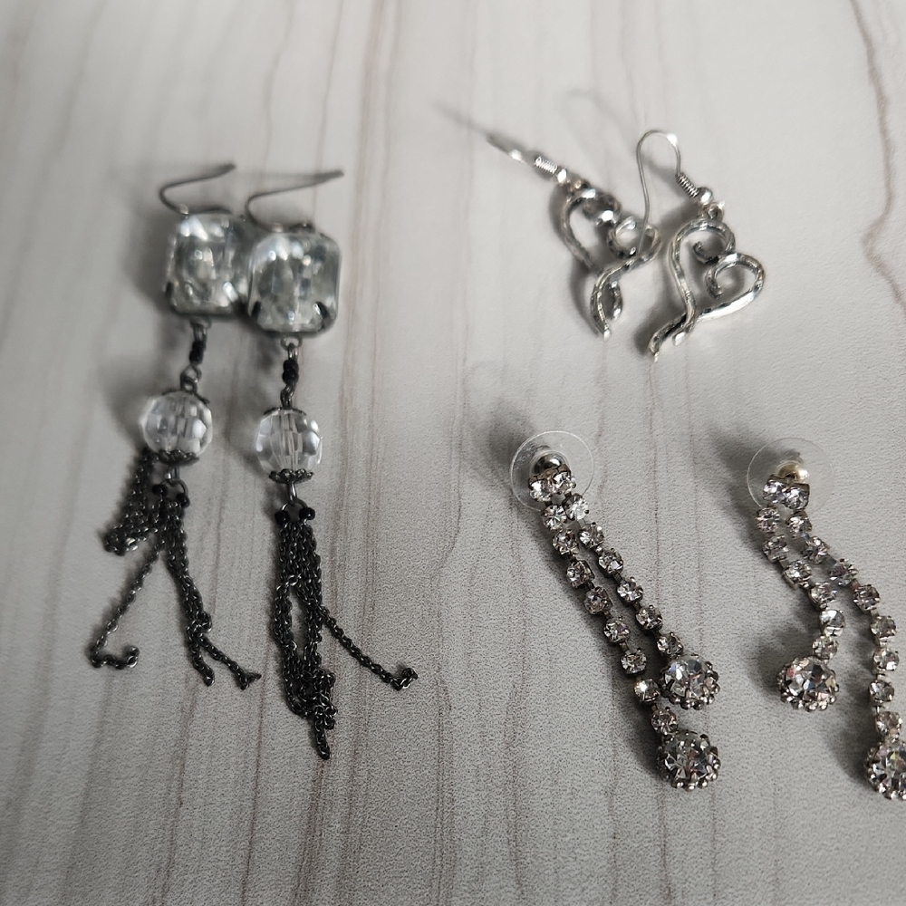 Elegant Silver and Black Dangle Earrings Set